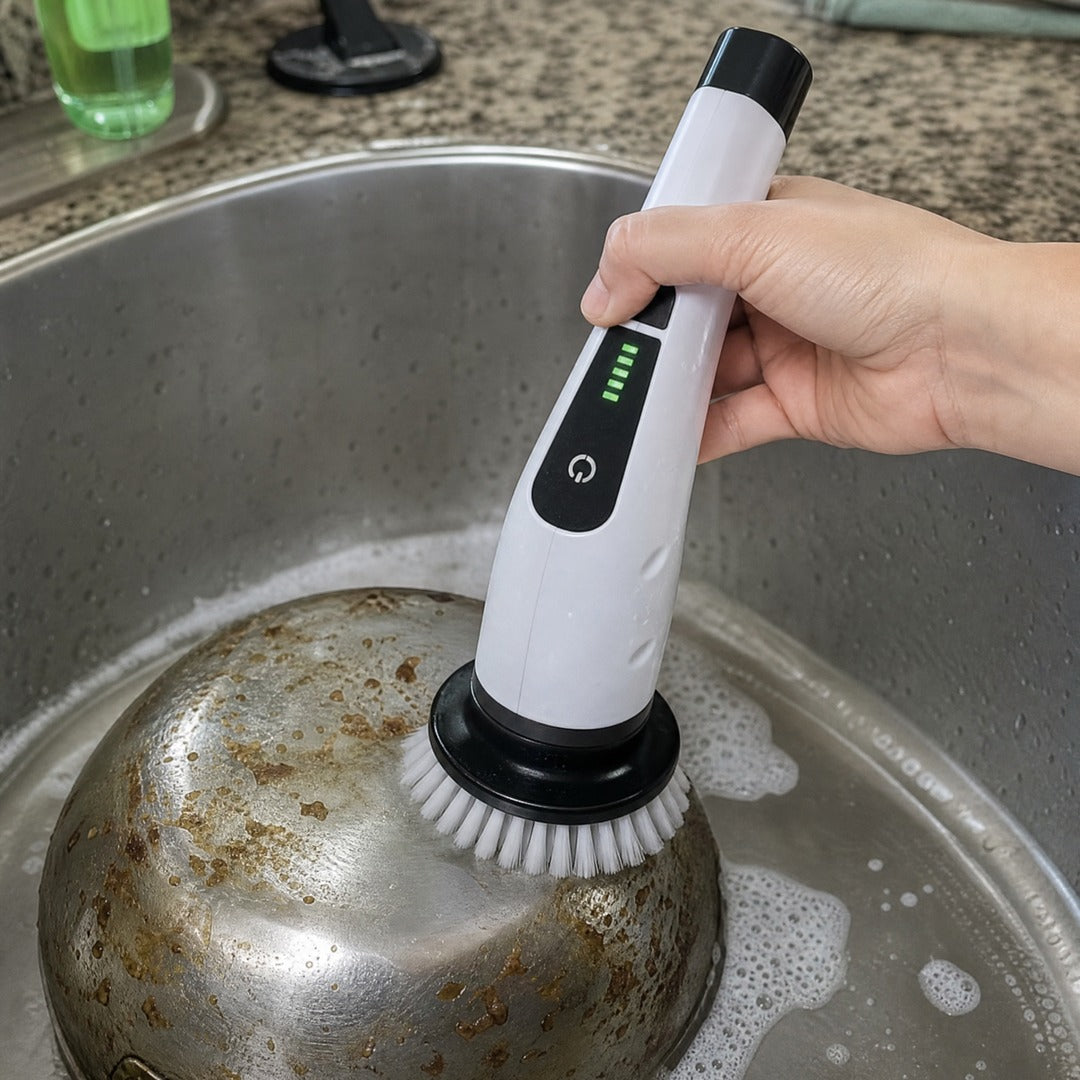 El cabezal limpiando una olla con residuo pegado
